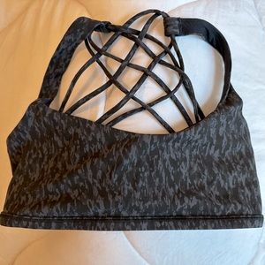 Lululemon free to be wild, never worn